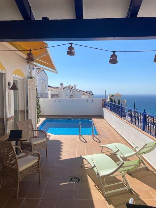 In With Private Pool And Sea View Villa *