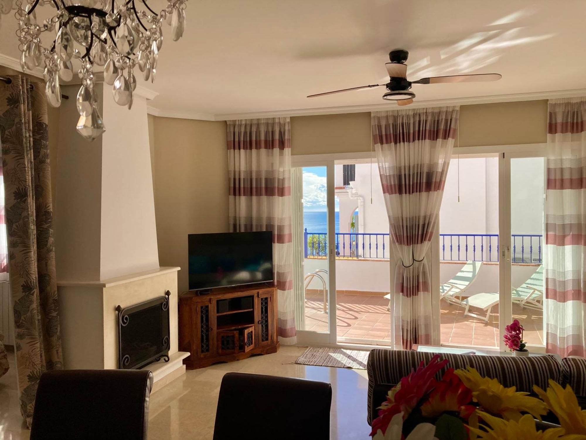 In With Private Pool And Sea View Villa Nerja